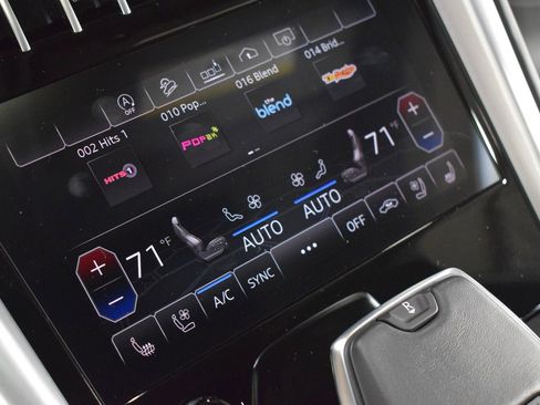 Used 2019 Lamborghini Urus AWD/4WD image 34