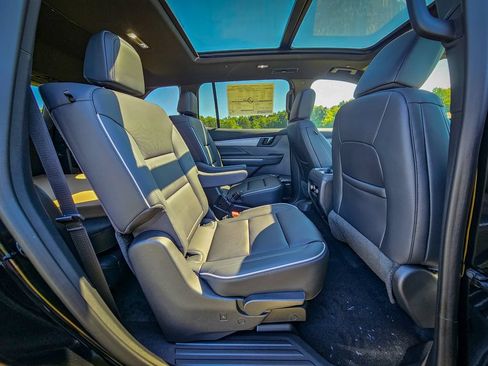 New 2027 Buick Enclave Preferred w/ Power Package AWD/4WD image 42
