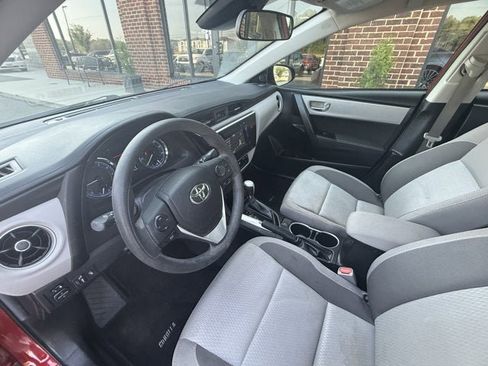 Used 2018 Toyota Corolla LE FWD image 18
