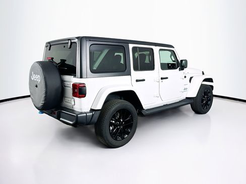 Used 2023 Jeep Wrangler Sahara w/ Cold Weather Group image 9