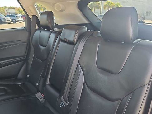 Used 2020 Ford Edge Titanium image 24