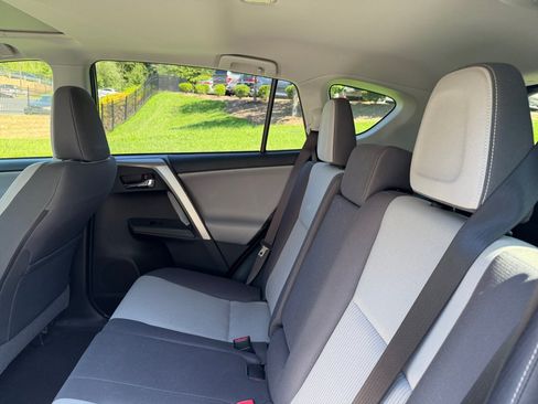 Used 2015 Toyota RAV4 XLE AWD/4WD image 33