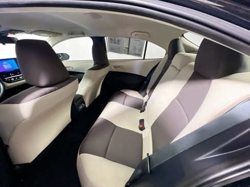 Used 2025 Toyota Corolla LE FWD image 28