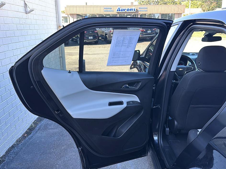 Used 2020 Chevrolet Equinox LS w/ LS Convenience Package FWD image 30