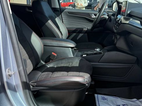 Used 2022 Ford Escape SEL w/ SEL Stealth AWD Package image 24