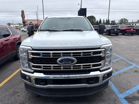 Used 2025 Ford F250 XLT AWD/4WD image 3