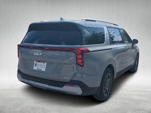 New 2026 Kia Carnival EX image 3