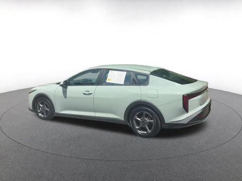 Used 2025 Kia K4 FWD image 9
