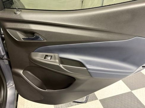 Used 2023 Chevrolet Bolt EUV LT w/ Convenience Package image 24