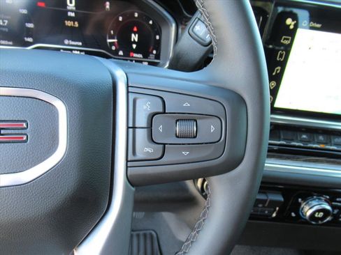 Used 2024 GMC Sierra 1500 Elevation image 21