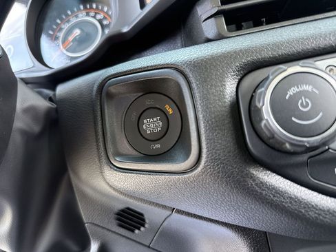 New 2026 Jeep Gladiator Sport image 17