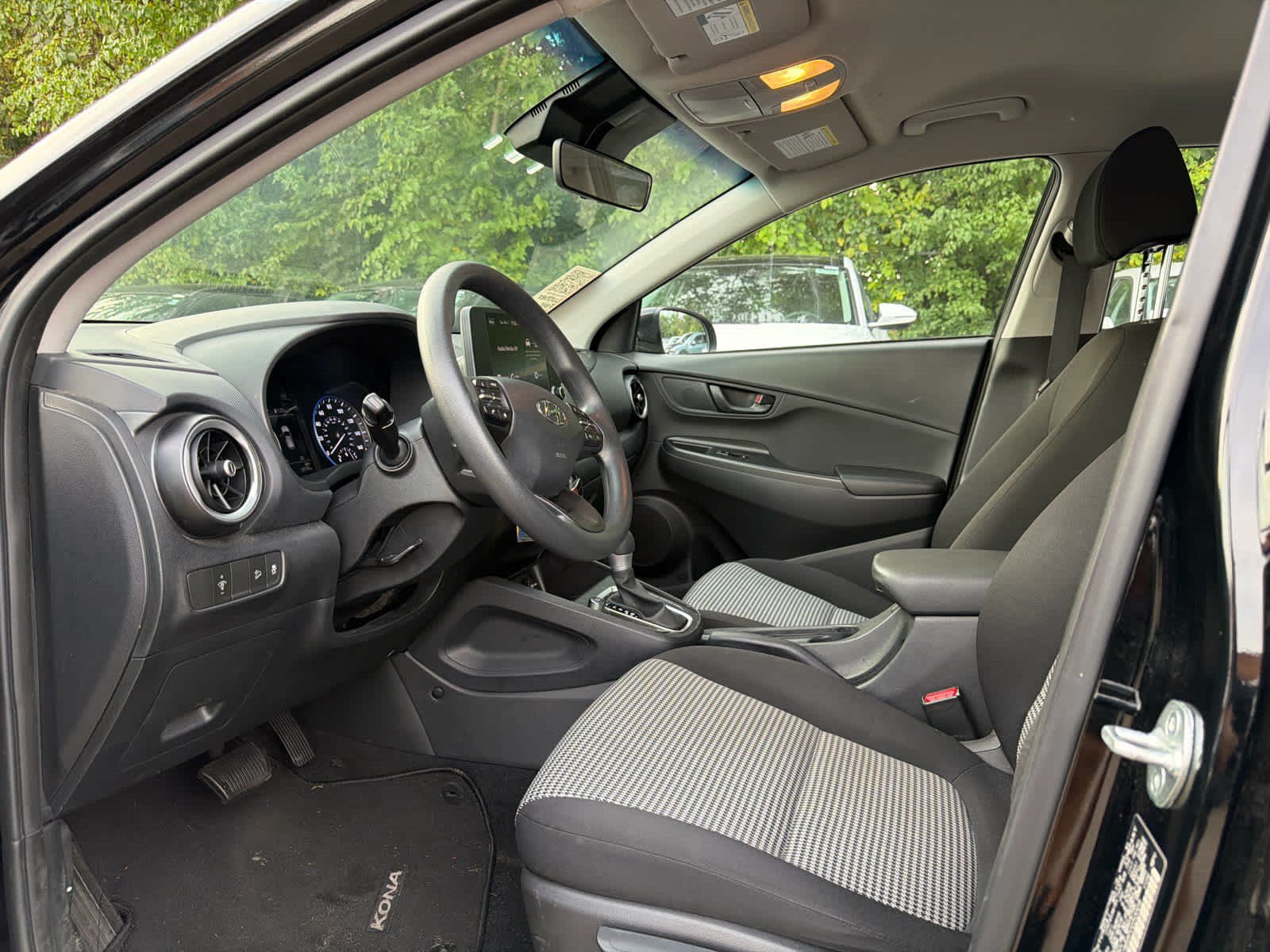 Certified 2023 Hyundai Kona SE w/ Cargo Package AWD/4WD image 5