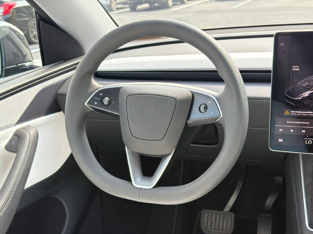 Used 2026 Tesla Model Y Long Range AWD/4WD image 28