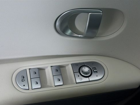 Used 2024 Hyundai Ioniq 5 SEL RWD image 15