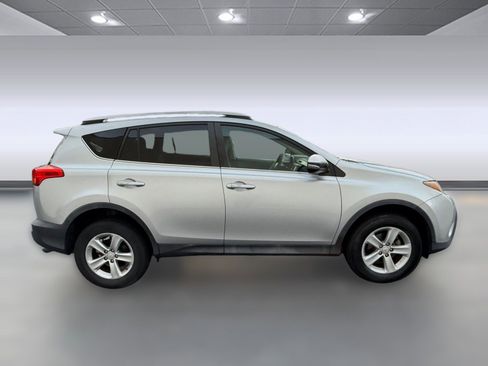Used 2013 Toyota RAV4 XLE image 8