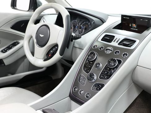 Used 2014 Aston Martin Vanquish Volante RWD image 97