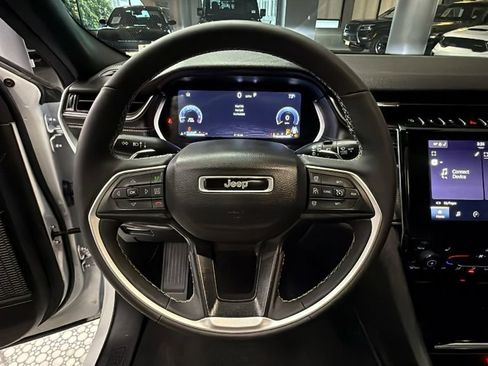 Used 2025 Jeep Grand Cherokee L Altitude image 25