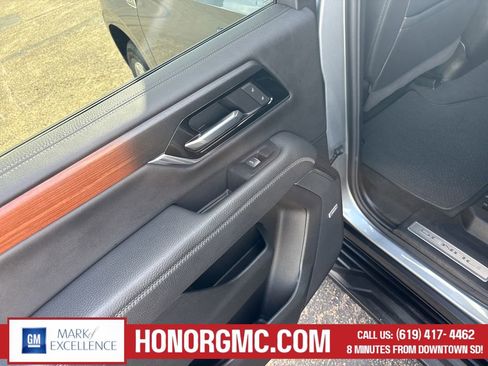 Used 2025 GMC Yukon Denali image 19
