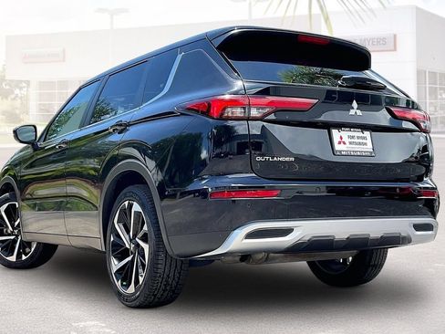 Used 2024 Mitsubishi Outlander SE FWD image 29