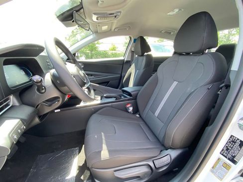 New 2026 Hyundai Elantra SE FWD image 24