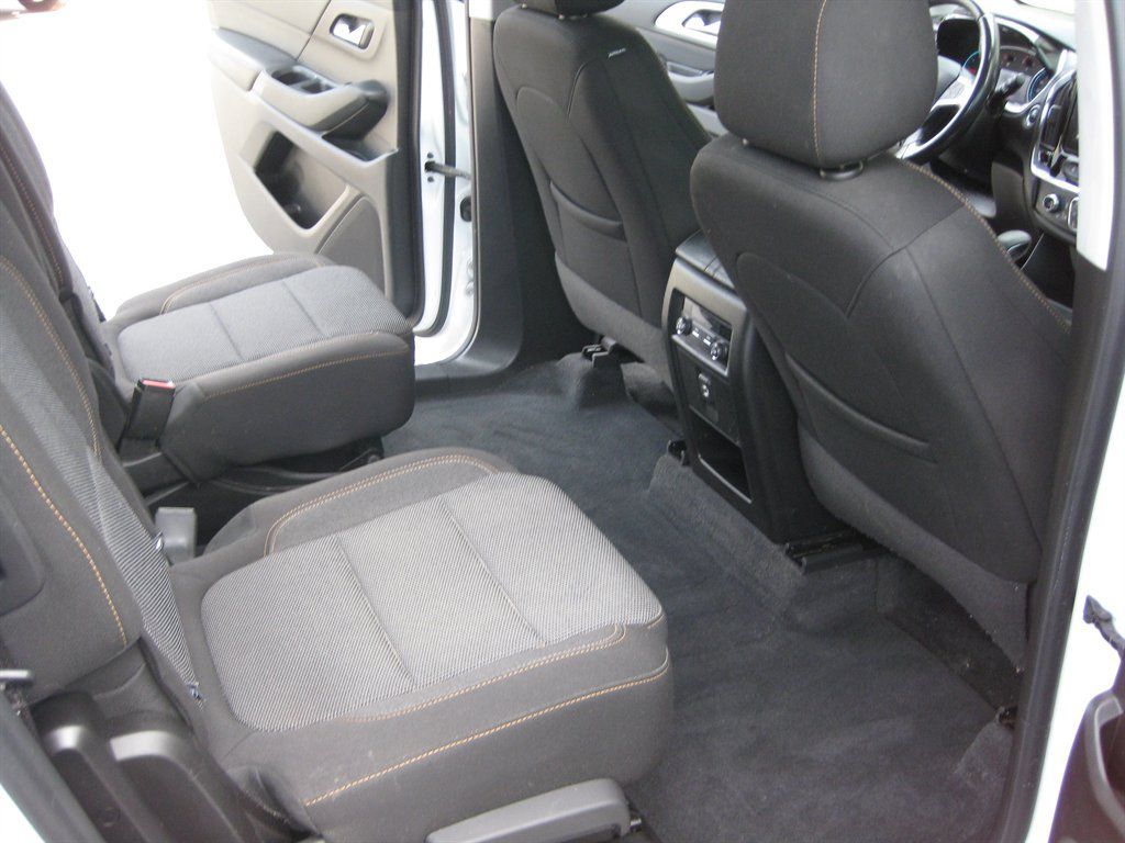 Used 2021 Chevrolet Traverse LT FWD image 29