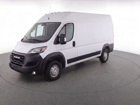 Used 2024 RAM ProMaster 2500 w/ Convenience Group FWD image 3