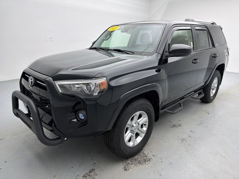 Used 2023 Toyota 4Runner SR5 image 5