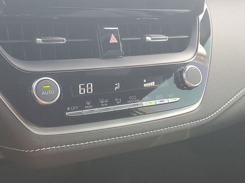 Used 2025 Toyota Corolla SE FWD image 27