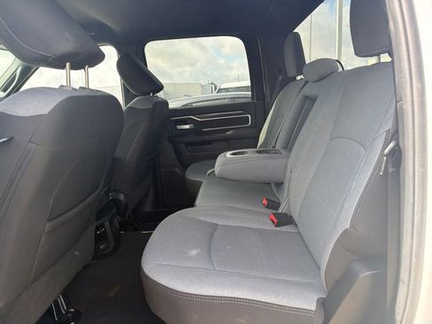 Used 2024 RAM 2500 Big Horn AWD/4WD image 3