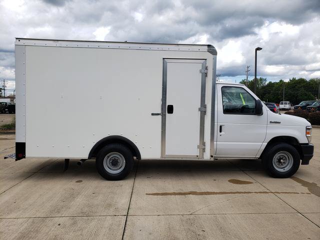 Used 2022 Ford E-350 and Econoline 350 Super Duty w/ Power Windows & Locks Group RWD image 5
