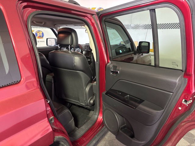 Used 2011 Jeep Patriot Latitude AWD/4WD image 14