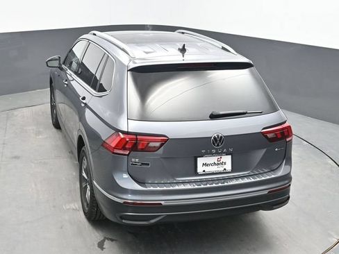 Used 2022 Volkswagen Tiguan SE w/ Panoramic Sunroof Package AWD/4WD image 22