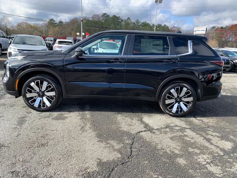 New 2025 Mitsubishi Outlander SE image 4