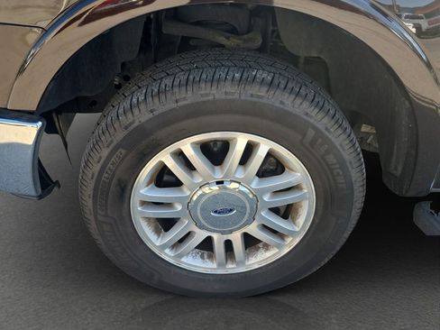 Used 2014 Ford F150 Lariat w/ Lariat Chrome Package RWD image 4