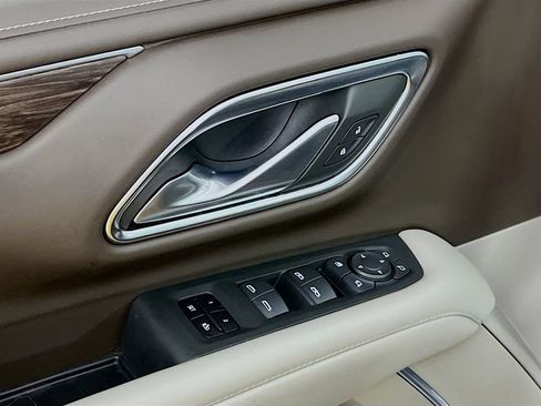 Used 2022 Chevrolet Tahoe Z71 w/ Off-Road Capability Package image 19