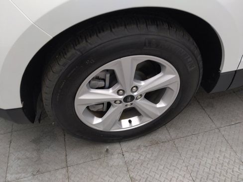 Used 2024 Ford Edge SE image 31