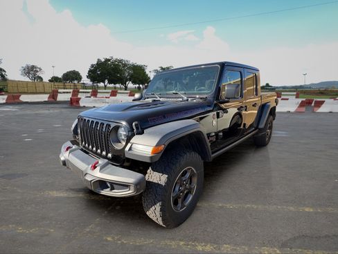 Used 2020 Jeep Gladiator Rubicon AWD/4WD image 5