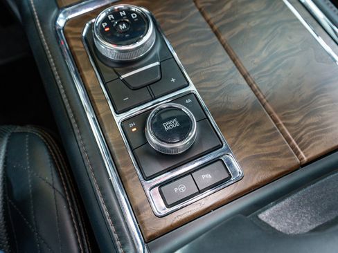 Used 2020 Ford Expedition Platinum image 27