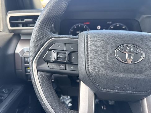 Used 2025 Toyota Tacoma TRD Sport image 13