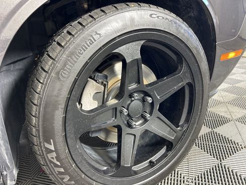 Used 2017 Dodge Challenger R/T image 9