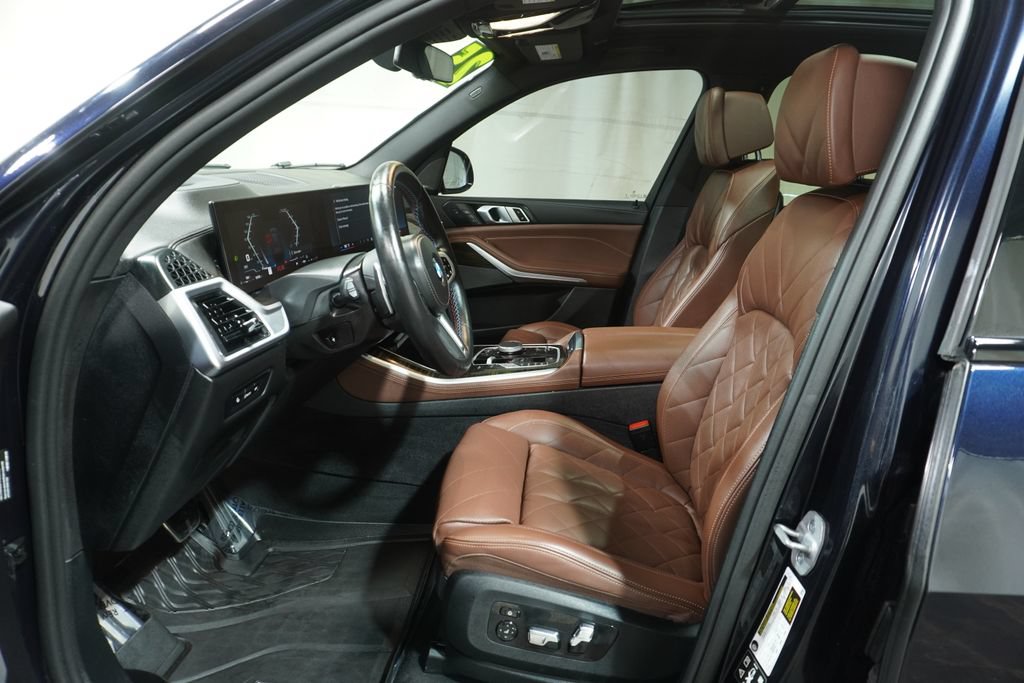 Used 2025 BMW X5 M60i w/ Climate Comfort Package AWD/4WD image 12