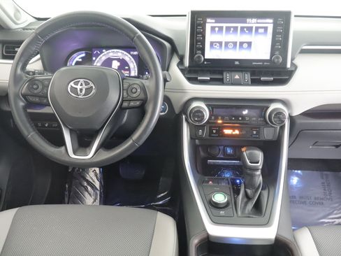 Used 2019 Toyota RAV4 Limited AWD/4WD image 2
