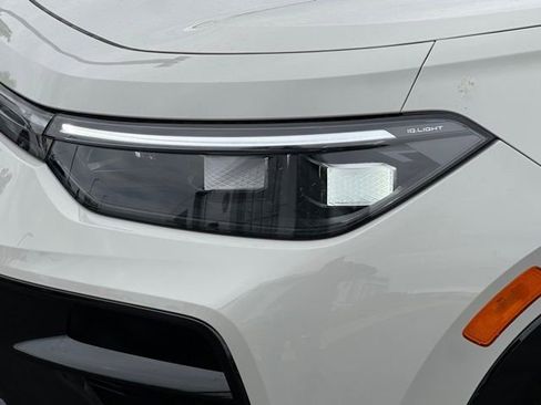 New 2026 Volkswagen Tiguan SEL R-Line AWD/4WD image 10