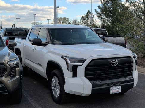 Used 2023 Toyota Tundra SR5 w/ SR5 Premium Package AWD/4WD image 2