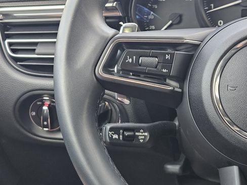 Certified 2025 Porsche Macan image 26