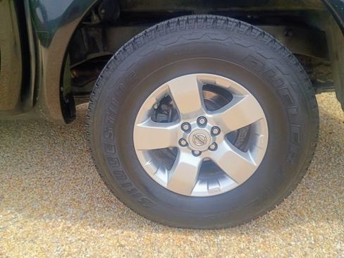 Used 2013 Nissan Frontier SV w/ SV Value Truck Pkg RWD image 16
