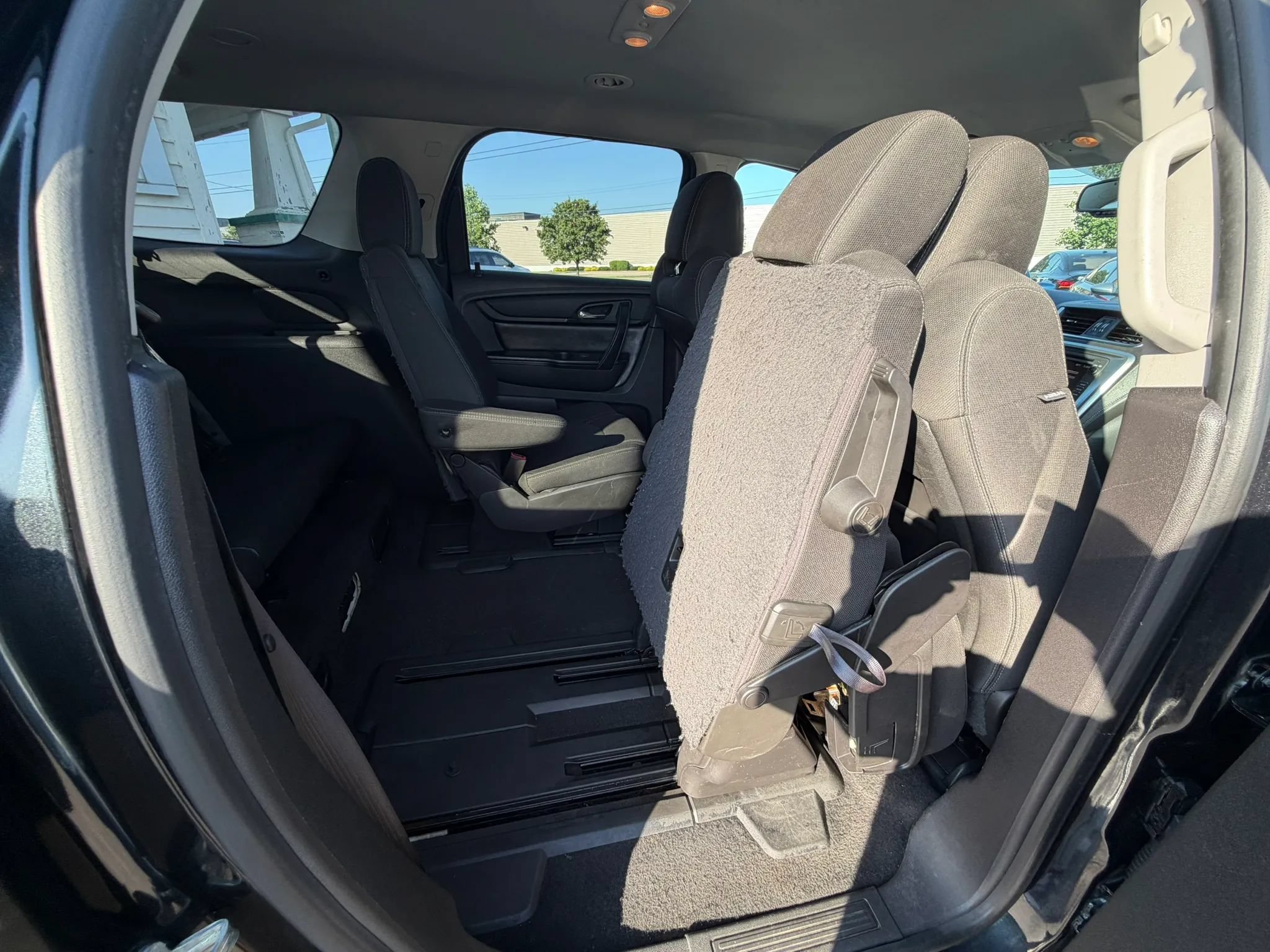 Used 2015 GMC Acadia SLE FWD image 35