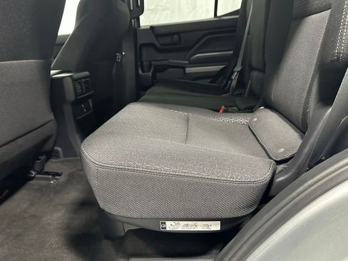 Used 2025 Toyota 4Runner SR5 AWD/4WD image 41