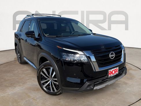 Used 2024 Nissan Pathfinder Platinum image 4