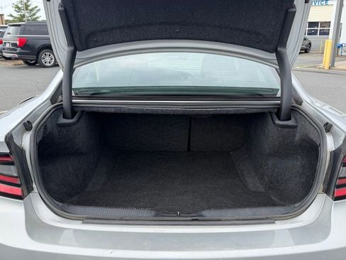 Used 2022 Dodge Charger SXT RWD image 5